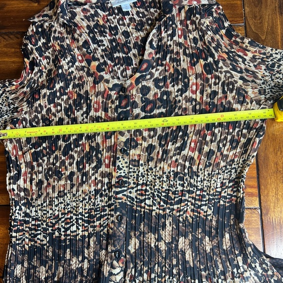 Dressbarn Animal Print Pleated Blouse - 1X - Picture 9 of 15